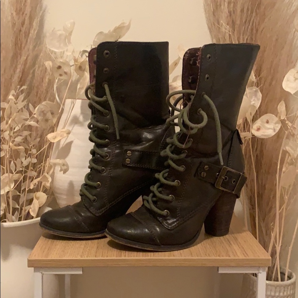 High ankle buckle boots